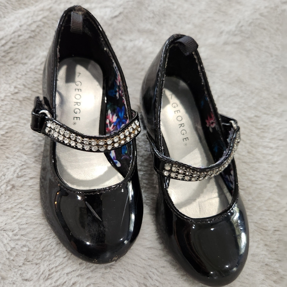 Girls size 7 black dress shoe